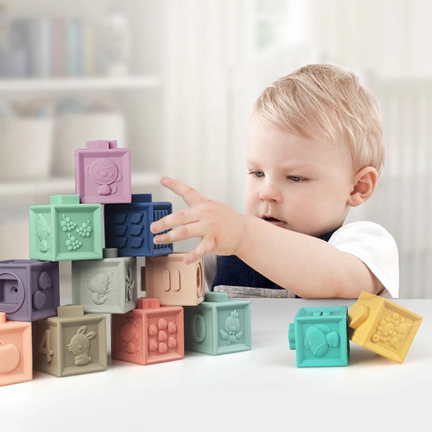 Set Cuburi Moi Interactive – 12 piese colorate pentru dentiție, joacă și dezvoltarea bebelușului