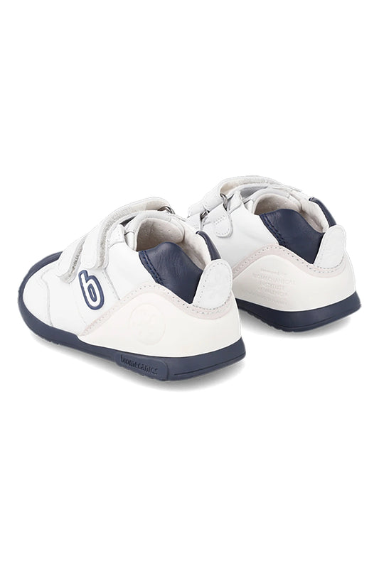 Sneakerși pentru primii pași –Biomecanics