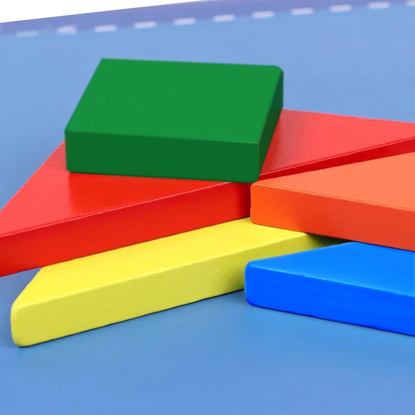 Carte magnetică cu piese din lemn Montessori (3+ani)