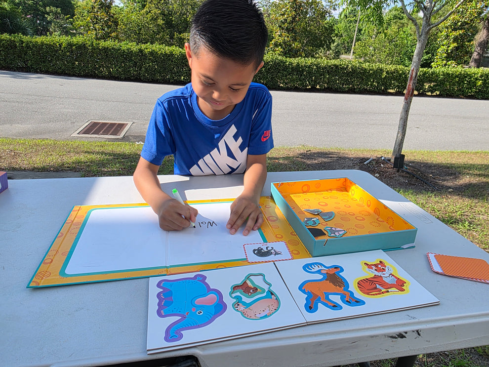 Set Educativ Puzzle Magnetic – Animale de la Zoo și Tablă de Scris