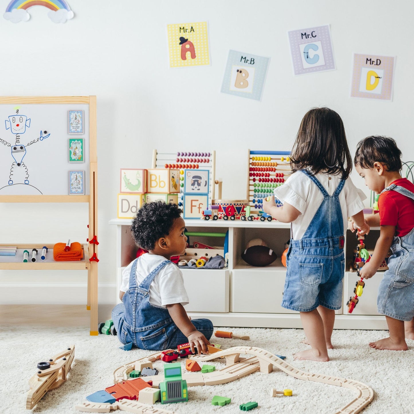 Exploratori mici, idei mari – tablă educativă cu 2 fețe