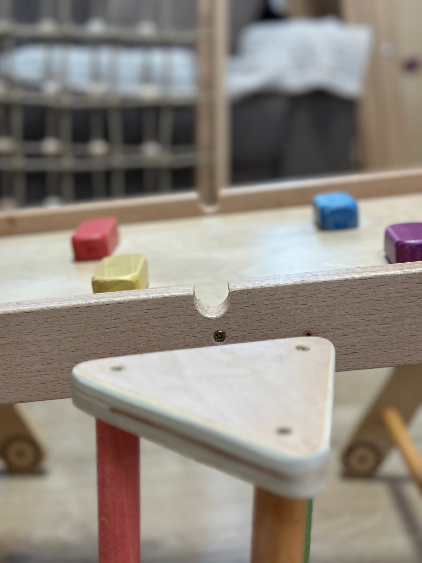 Triunghi Pikler cu Sfoară și Bile + Tobogan Multifuncțional 5 în 1