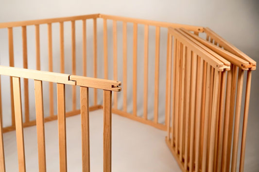 Tarc de joacă pliabil din lemn – (5 piese + porțiță)