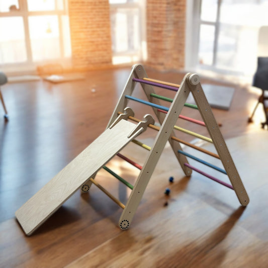 Triunghi Pikler cu Tobogan 2 în 1 – Escaladă și Tobogan