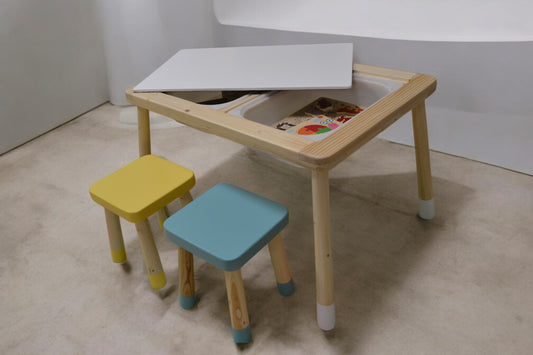 Masă Interactivă 4 în 1 din Lemn Masiv – Cu un Scăunel Inclus