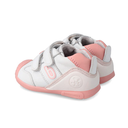 Sneakerși pentru primii pași – Biomecanics - delicatețe și susținere optimă