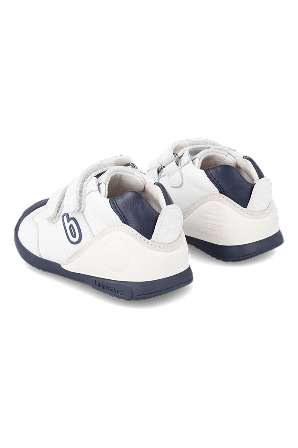 Sneakerși pentru primii pași –Biomecanics