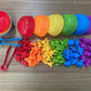 Set creativ de clasificare „Curcubeu cu Dinozauri” – Joacă, învață, clasifică!