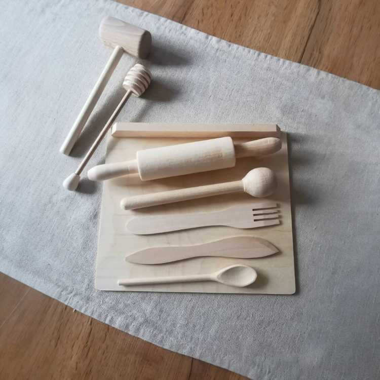 Accesorii de bucătărie din lemn pentru copii